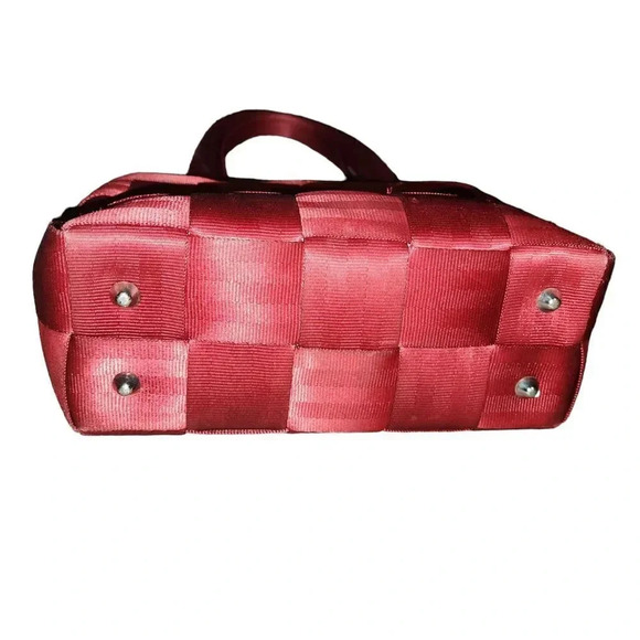 Harveys Women's Red Original Shoulder Seatbelt Bag Double Handle Strap Zip Top - Picture 7 of 7
